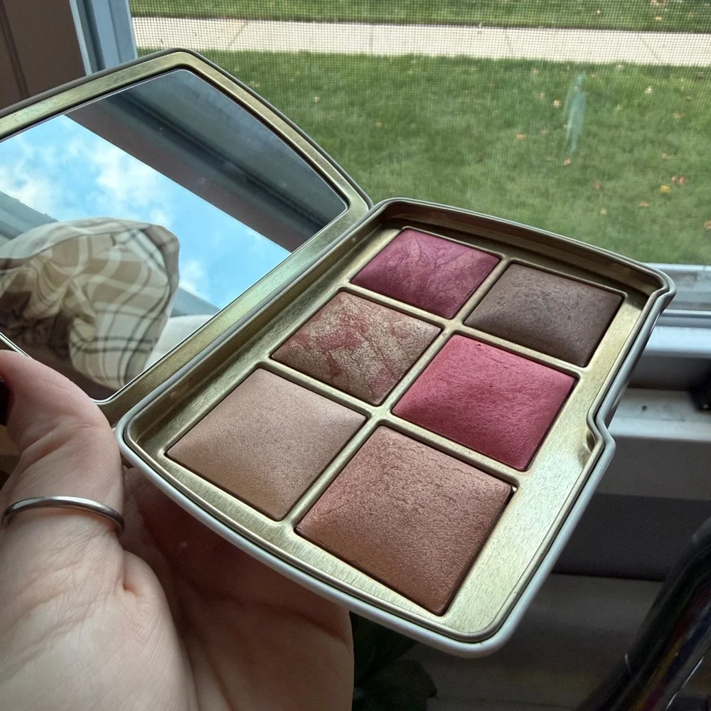 Hourglass Evil Eye palette - Picture 8 of 8